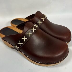 Bjork Brown Leather Clogs with Stitch Accents 9.5 EUC